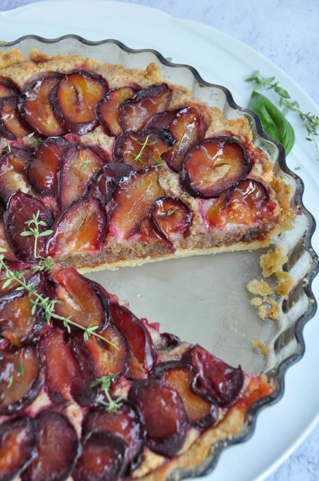 plum and frangipane tart